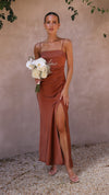 Ilana – Robe Longue Élégante