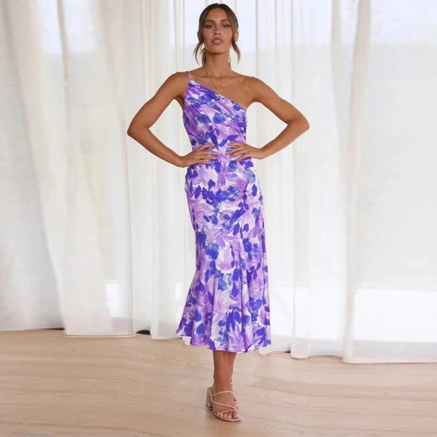 Emmy | Robe maxi asymétrique avec motif floral