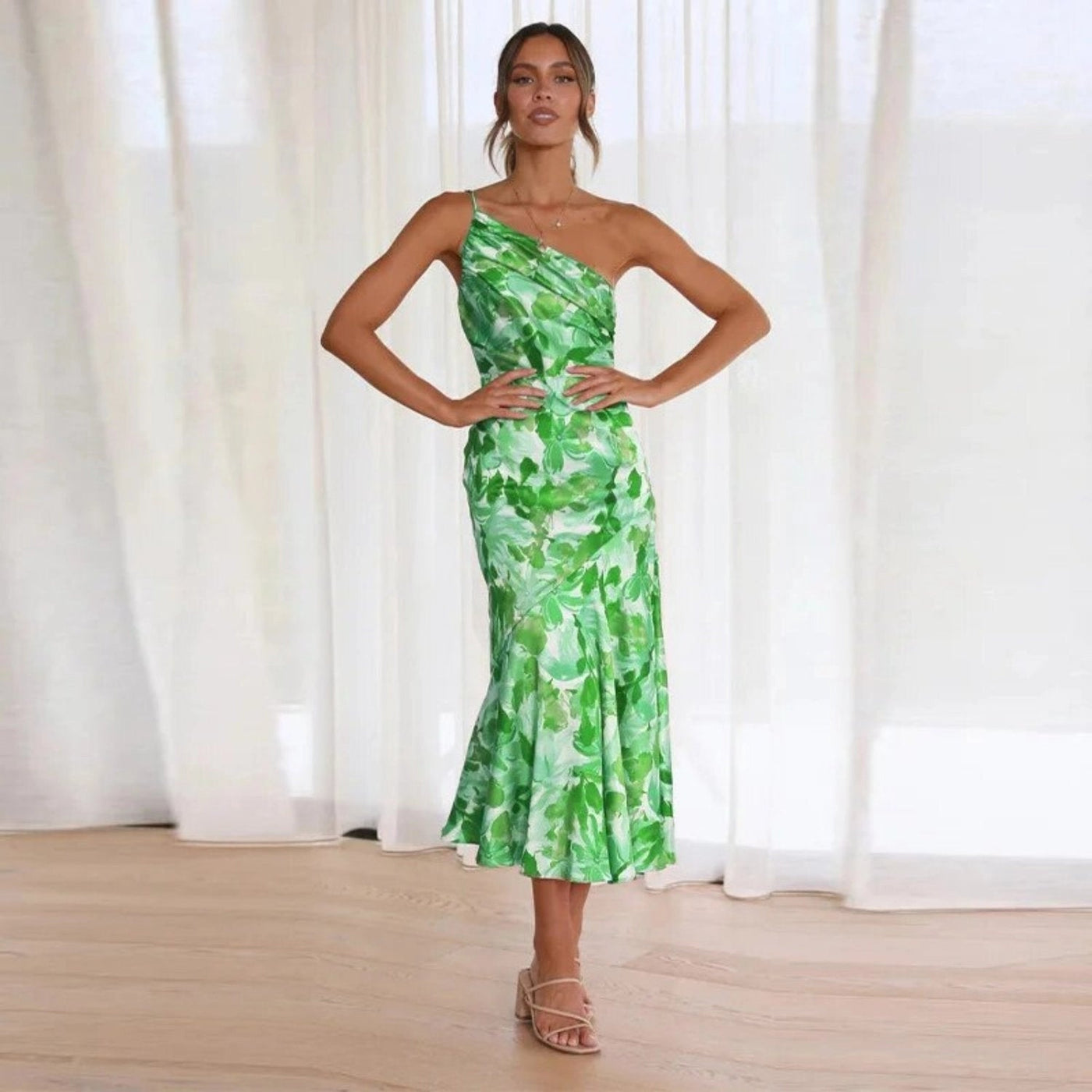 Emmy | Robe maxi asymétrique avec motif floral