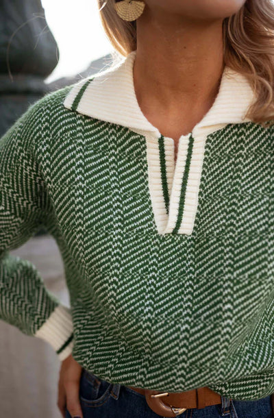 EMILIA™ | Le Pull Vert à Décolleté en V