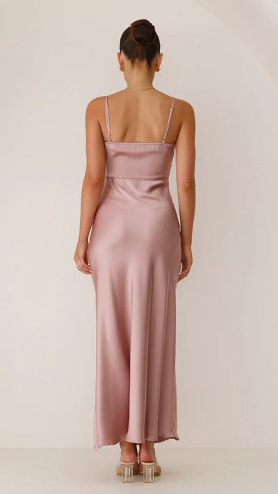 Ilana – Robe Longue Élégante