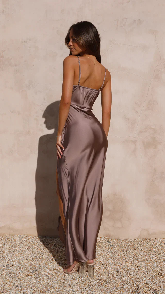 Ilana – Robe Longue Élégante